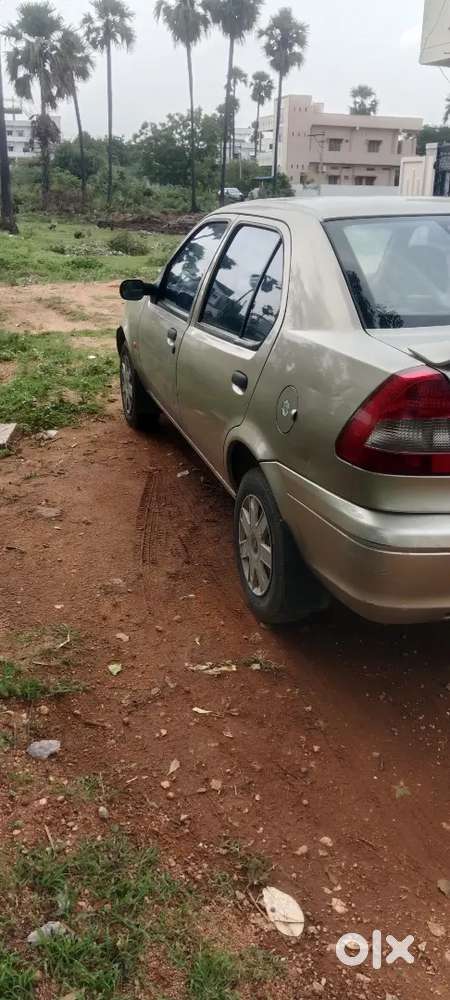 Ford Ikon Zxi 2009
