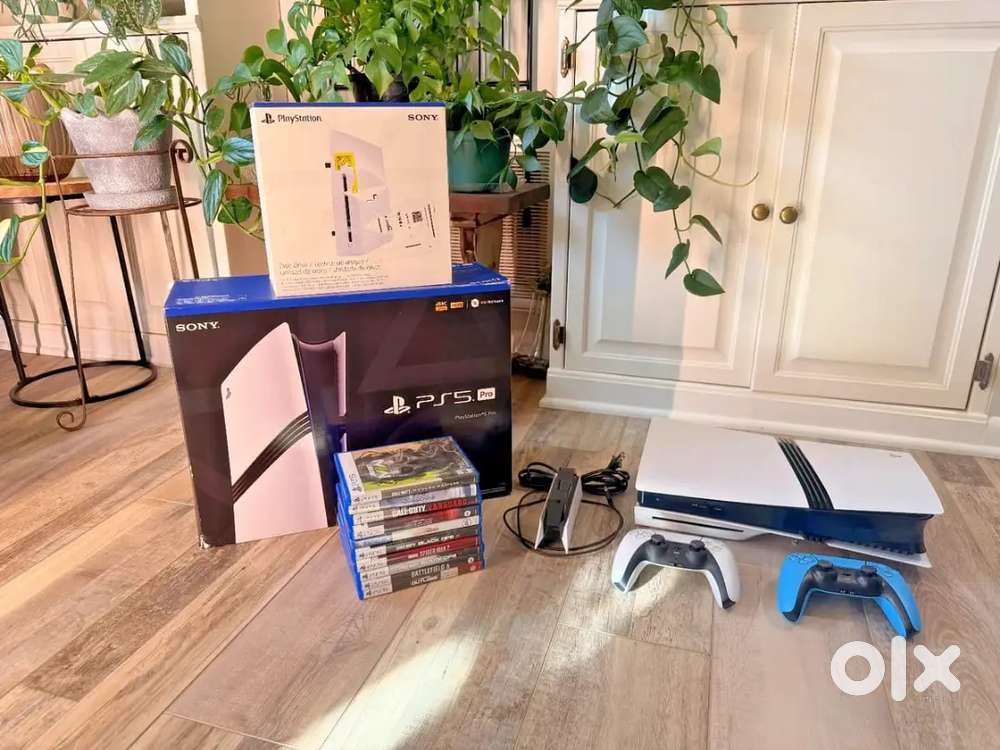 Playstation 5 Pro Bundle w/Disc Drive, 4TB WD Expansion, 2x Controller
