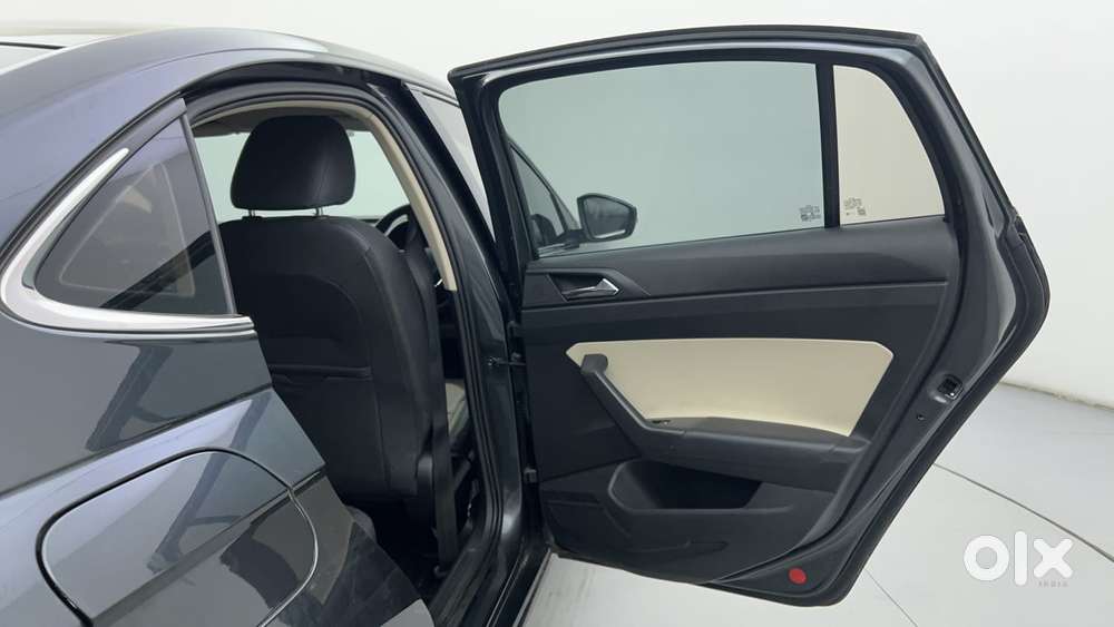 Skoda Slavia Style 1.0l Tsi Mt, 2023, Petrol