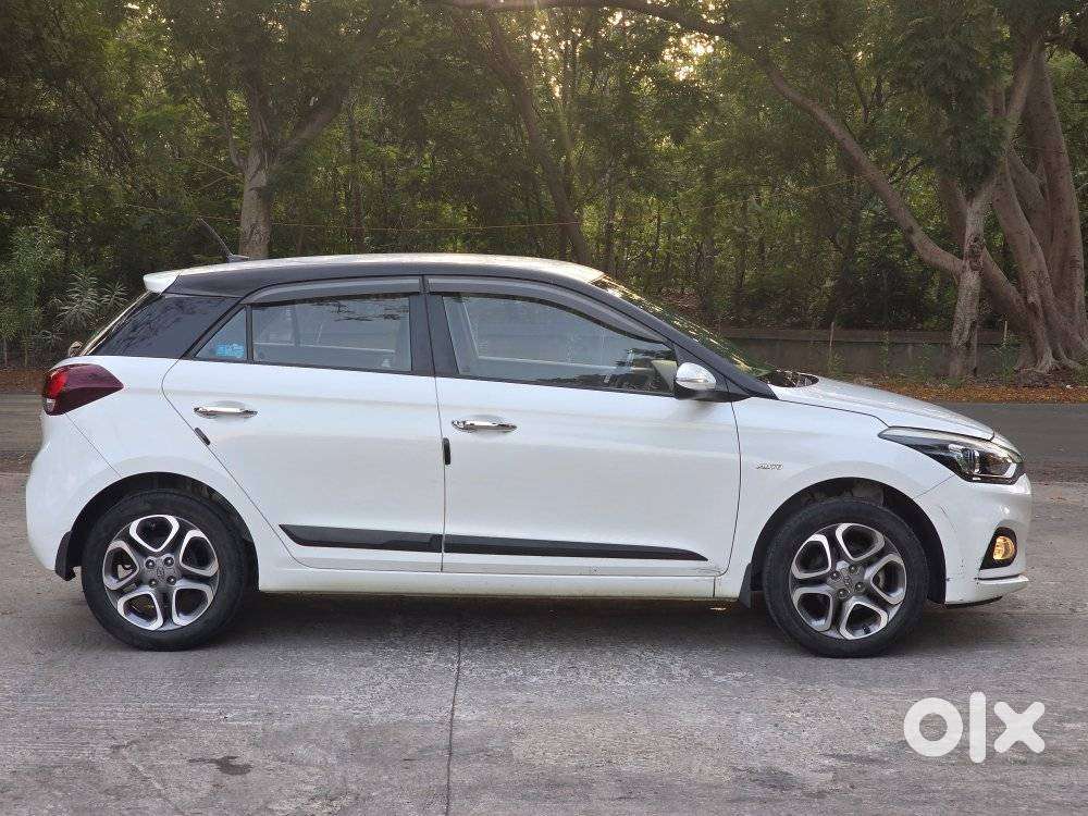 Hyundai I20 Asta (o) 1.2 Mt Dual Tone, 2019, Cng & Hybrids