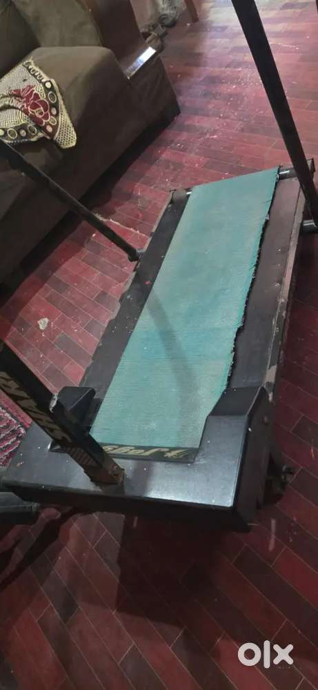Manual Treadmill / Jogger Machine for Home Fitness