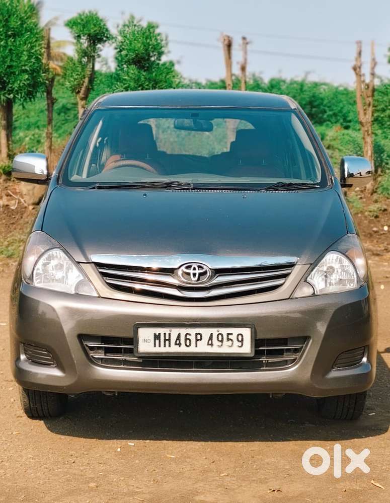 Toyota Innova 2.5 Vx 8 Seater Bs Iv, 2012, Diesel
