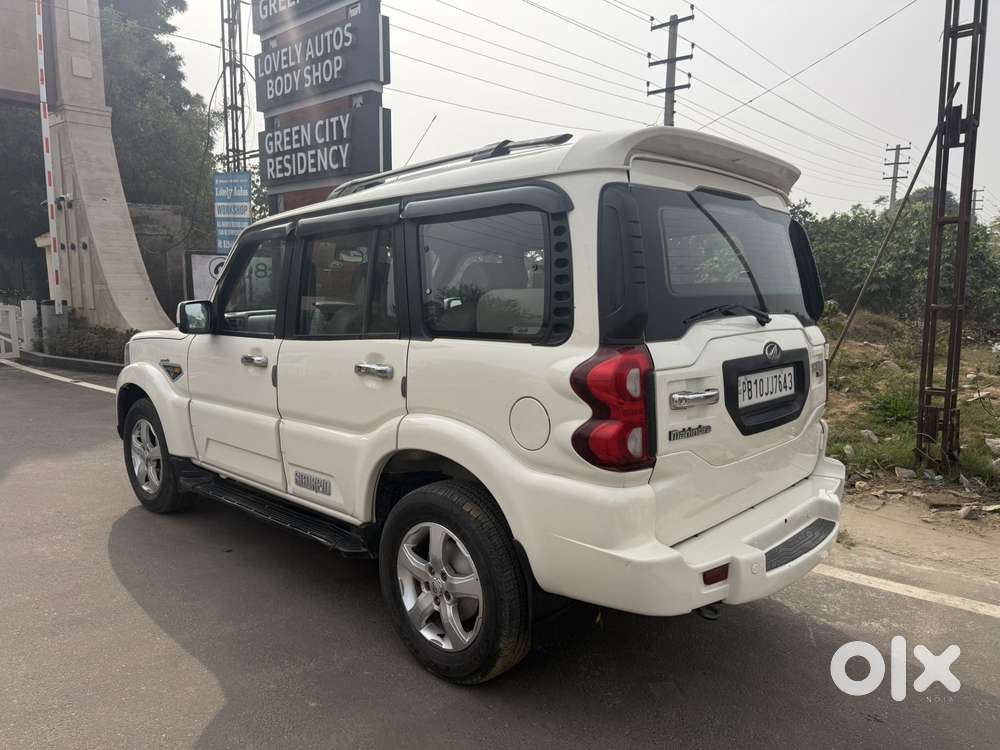 Mahindra Scorpio S10 8 Seater, 2017, Diesel