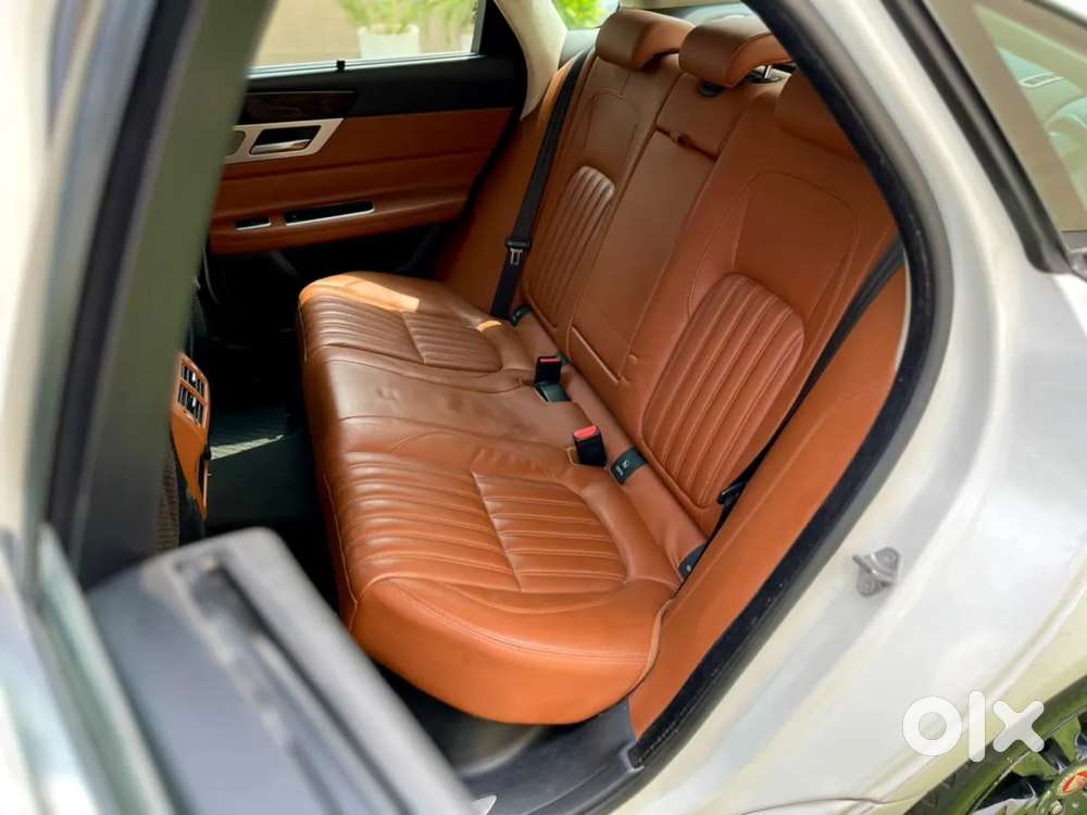 Jaguar Xf, 2016, Petrol