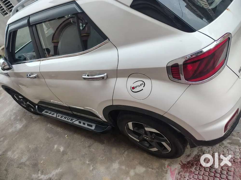 Hyundai Venue Diesel Mt Dual Tone 2019