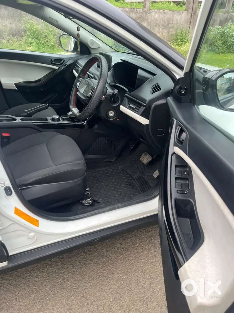 Tata Nexon, 2024, Petrol