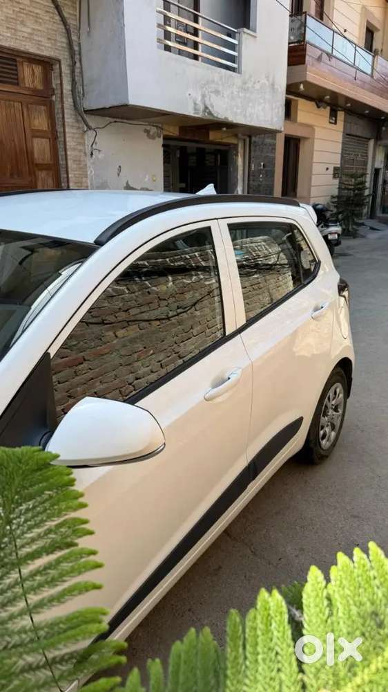 Grand I10 Sportz 2019 Model 35000km Petrol White Color