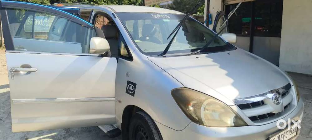 Toyota Innova Crysta 2006