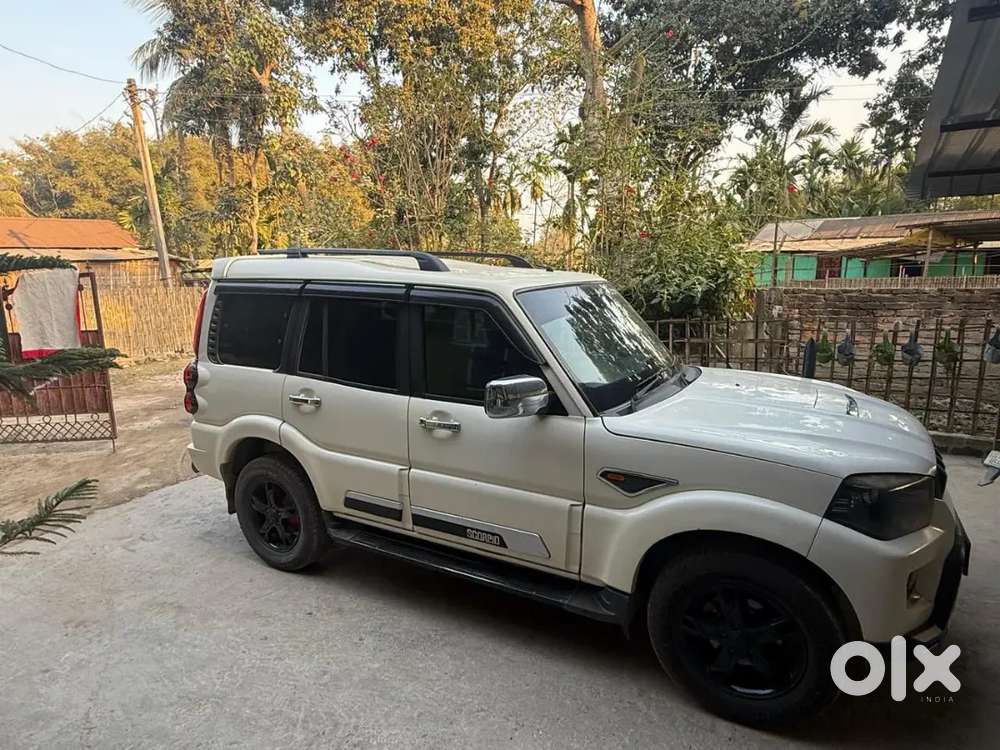 Mahindra Scorpio 2016 Diesel 125000 Km Driven