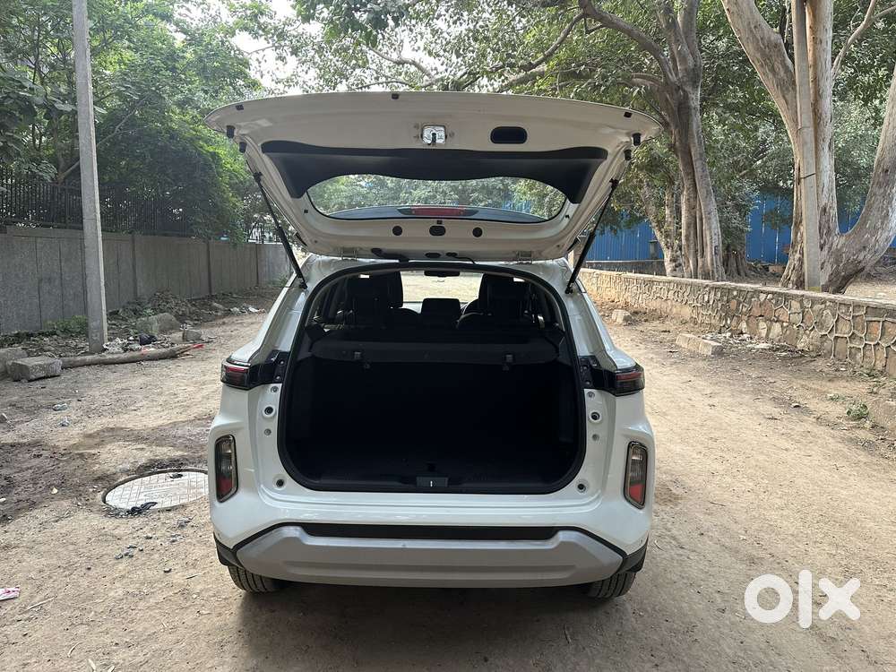 Maruti Suzuki Grand Vitara 1.5 Alpha Smart Hybrid At, 2025, Petrol