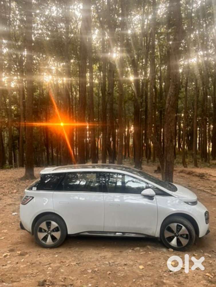 Mg Windsor Ev 2024 Electric 20000 Km Driven