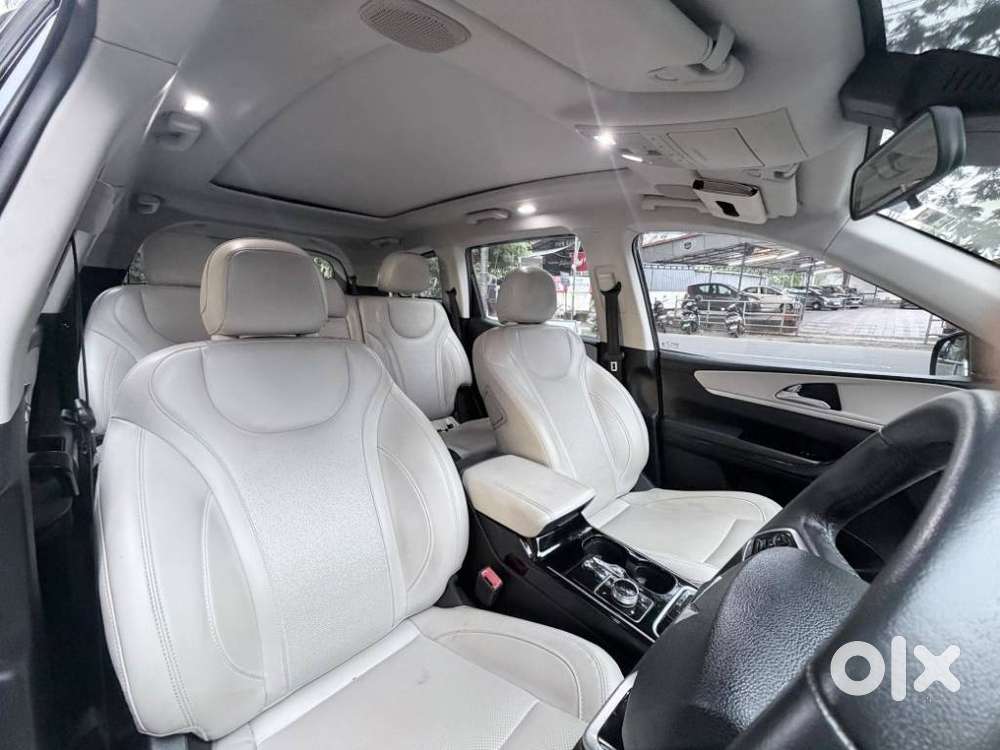 Mahindra Xuv700 2.0 Ax 7 Petrol At Luxury Pack Str, 2023, Petrol