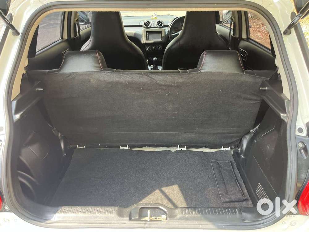 Maruti Suzuki Swift 1.2 Lxi (o), 2023, Petrol