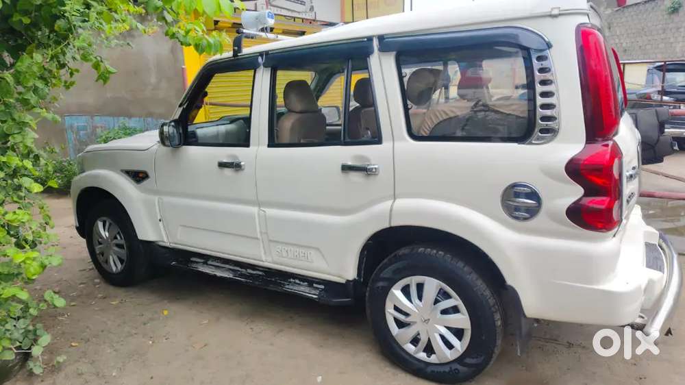 Mahindra Scorpio 2.2 S4 2016