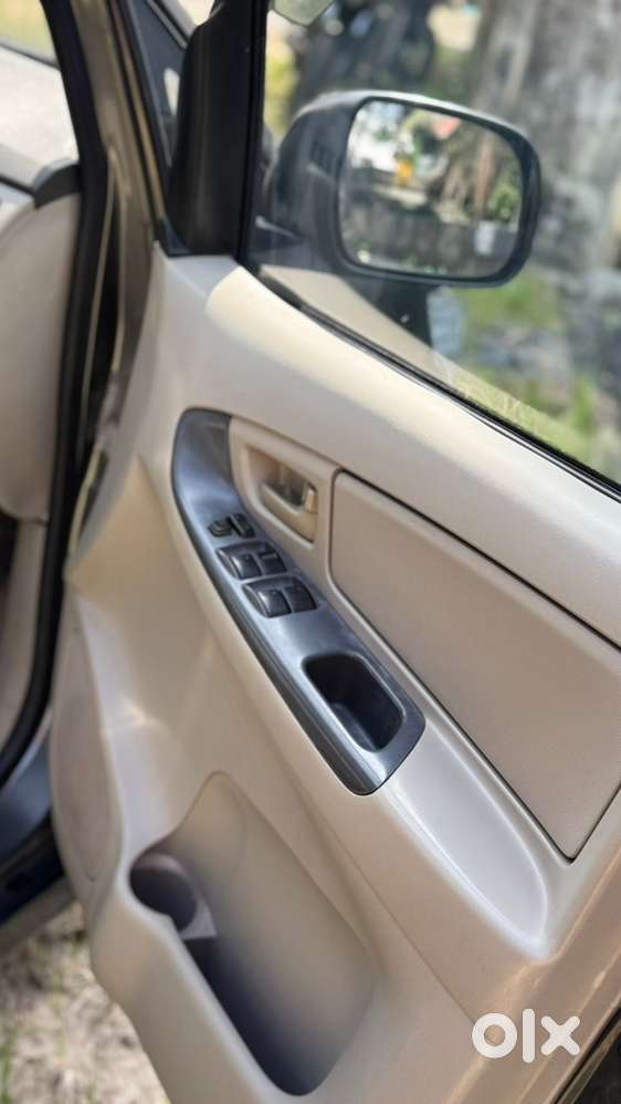 Orginal Kerala Toyota Innova 2012 Diesel Well Maintained
