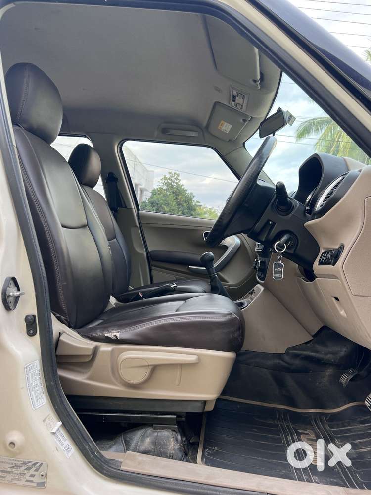 Mahindra Tuv 300 T8, 2017, Diesel