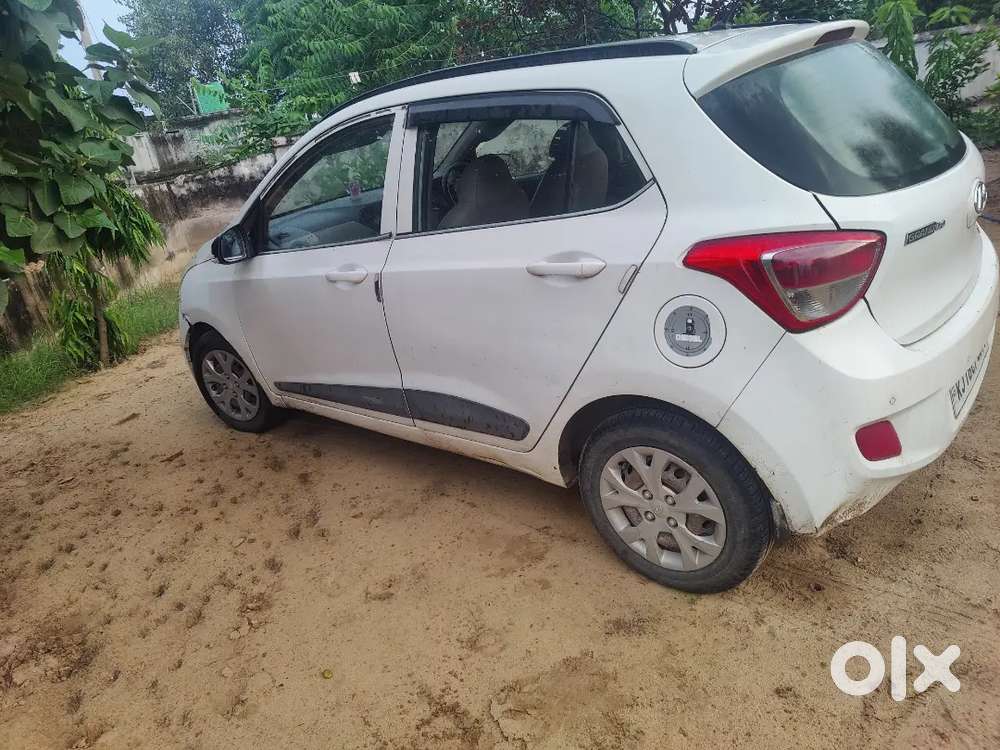 Hyundai Grand I10 Sportz 2015