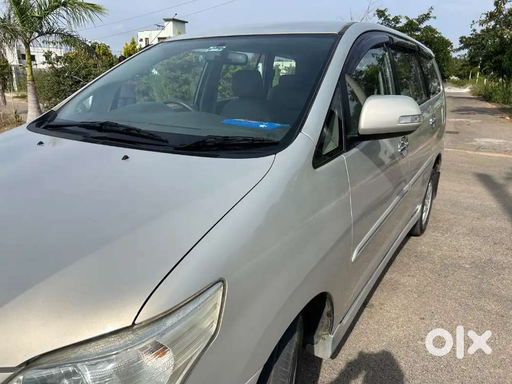 Innova V 2012 1st owner with Karnataka registration available
