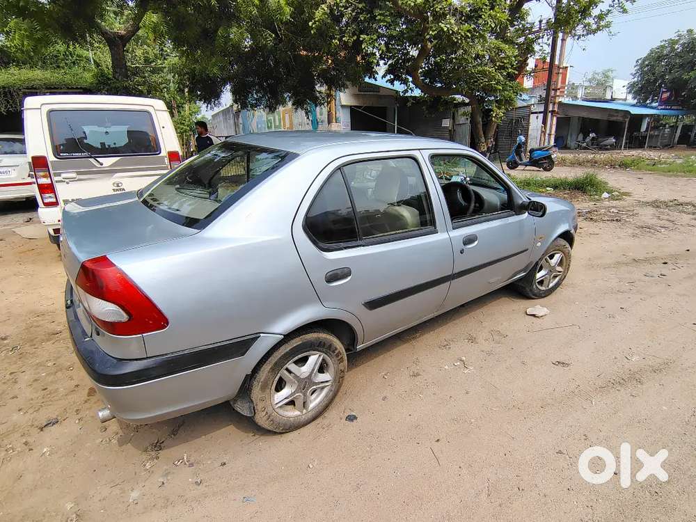Ford Ikon 1.6 Zxi 2004