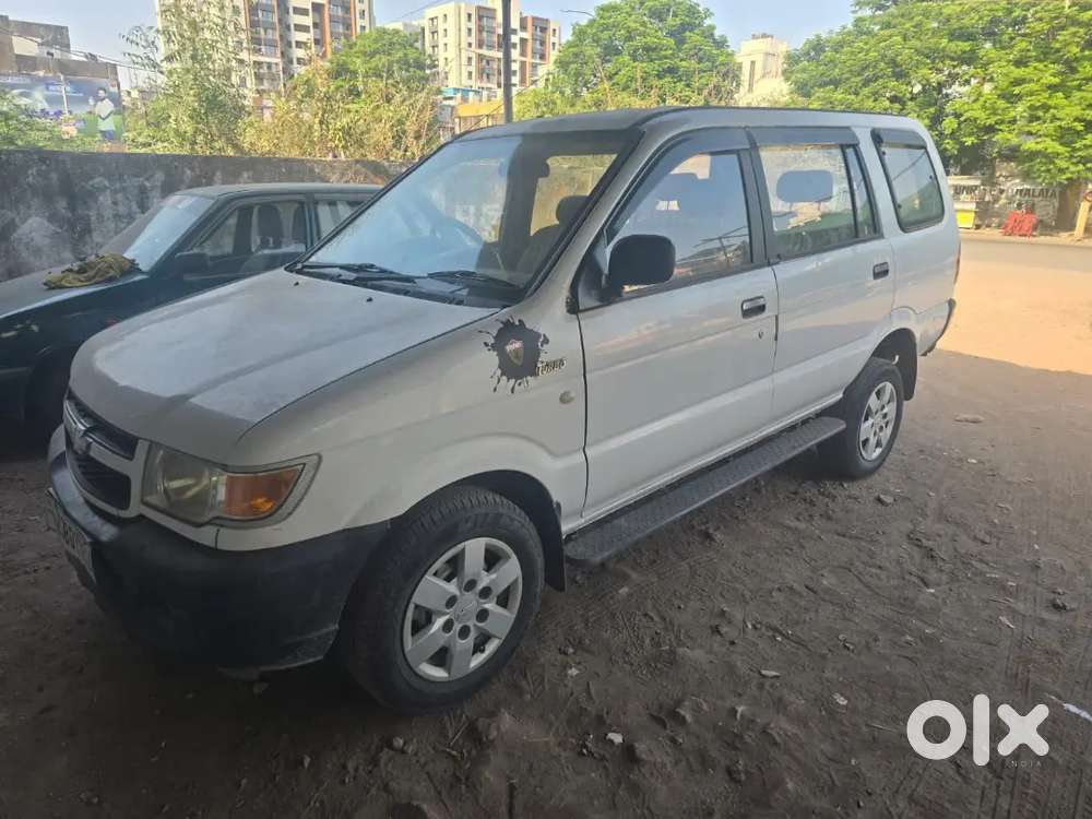 Tavera Car