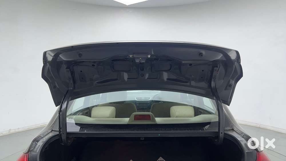 Maruti Suzuki Swift Dzire 1.3 Vxi, 2016, Petrol