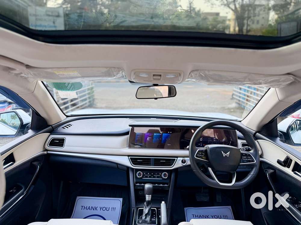 Mahindra Xuv700 2.2 Ax 7 Diesel At Str, 2023, Diesel