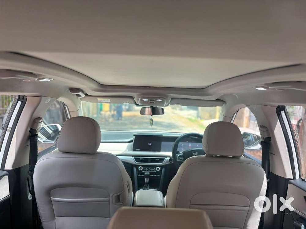 Mahindra Xuv700 2.2 Ax 7 Diesel At Str Awd, 2022, Diesel