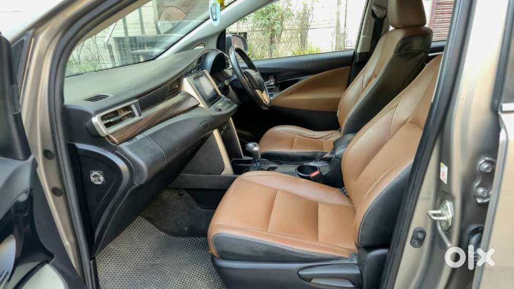 Toyota Innova Crysta 2.8 Zx At 7 Seater, 2017, Diesel