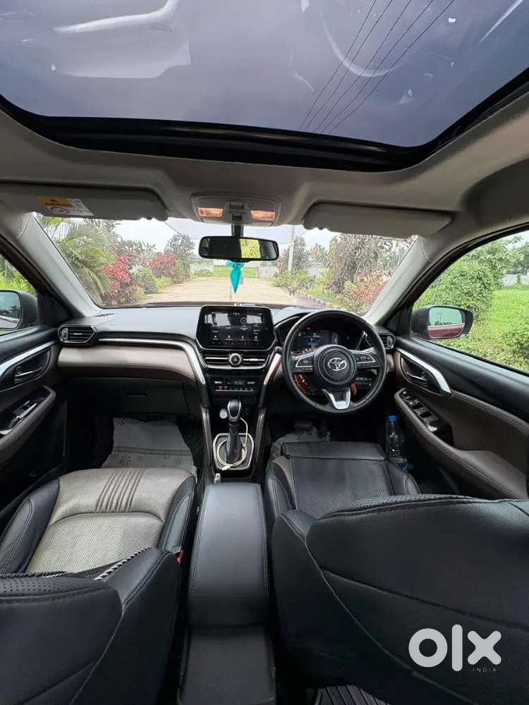 Toyota Urban Cruiser 2024 Hybrid Variant