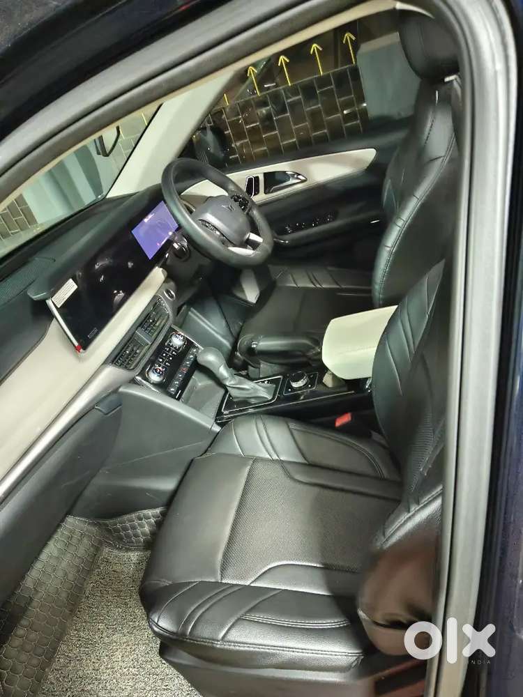Mahindra Xuv700 2025 Diesel 7714 Km Driven