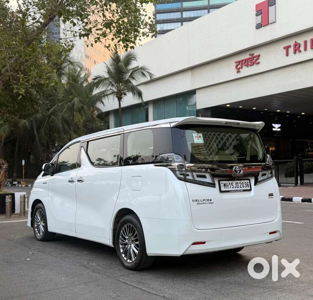 Toyota Vellfire 2.5 Executive Lounge, 2022, Petrol