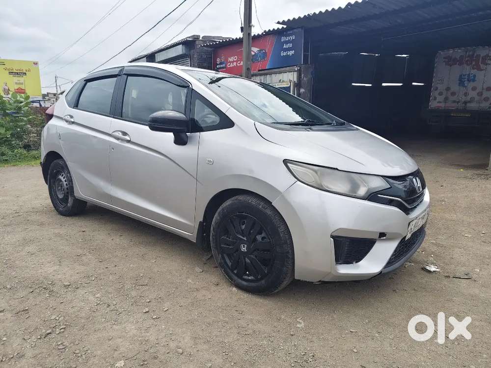 Honda Jazz 2016 Petrol+cng Well Maintained