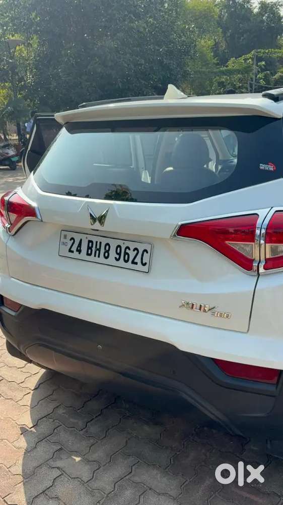 Mahindra Xuv300 W4 Petrol 2024model.sunroof