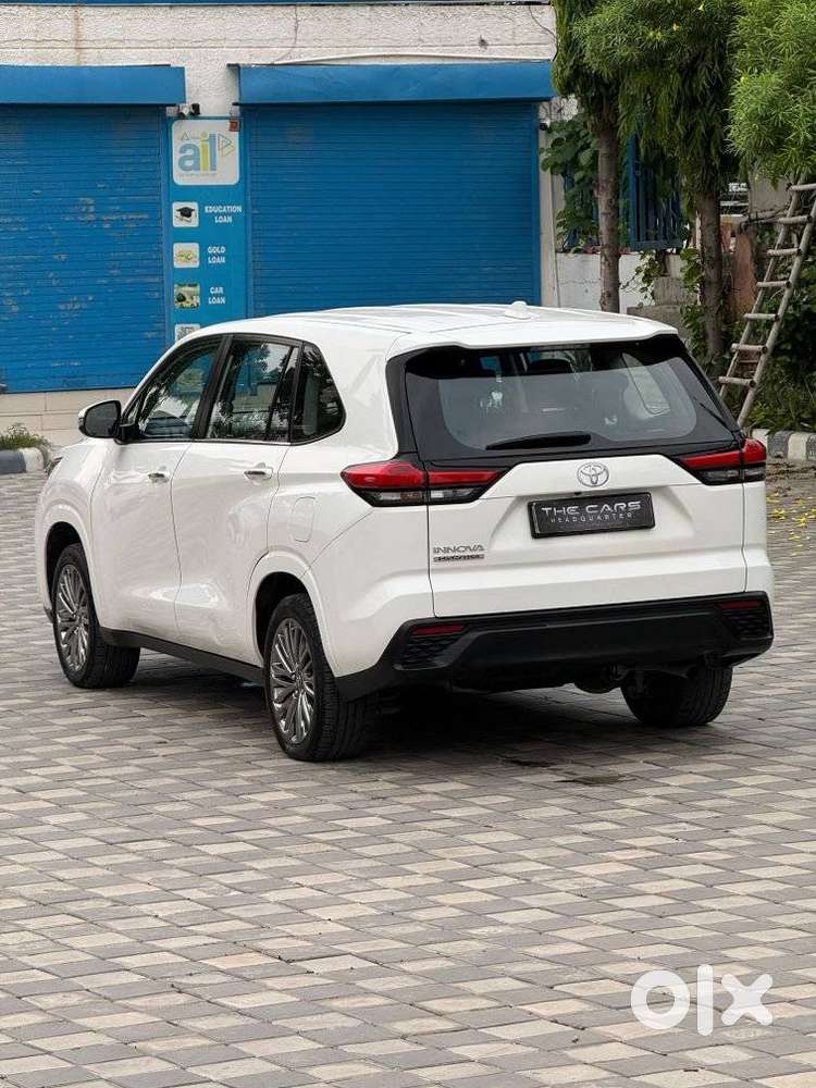 Toyota Innova Hycross 2.0 Gx 8 Str, 2023, Petrol