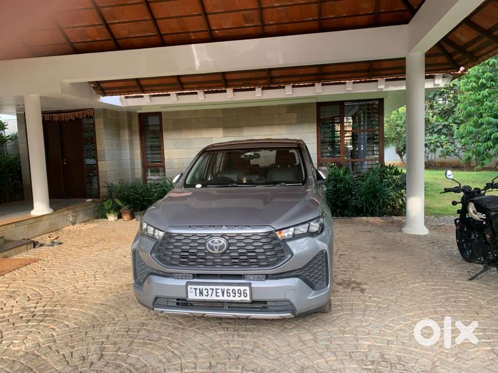 Toyota Innova Hycross 2024 Suv