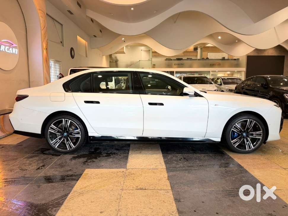 Bmw I7 Xdrive60, 2023, Electric
