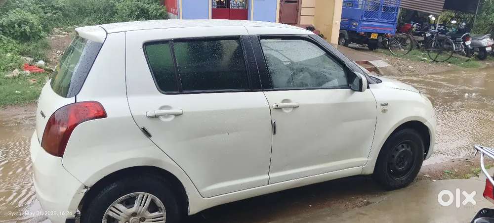 Maruti Suzuki Swift 2009 Diesel 195000 Km Driven