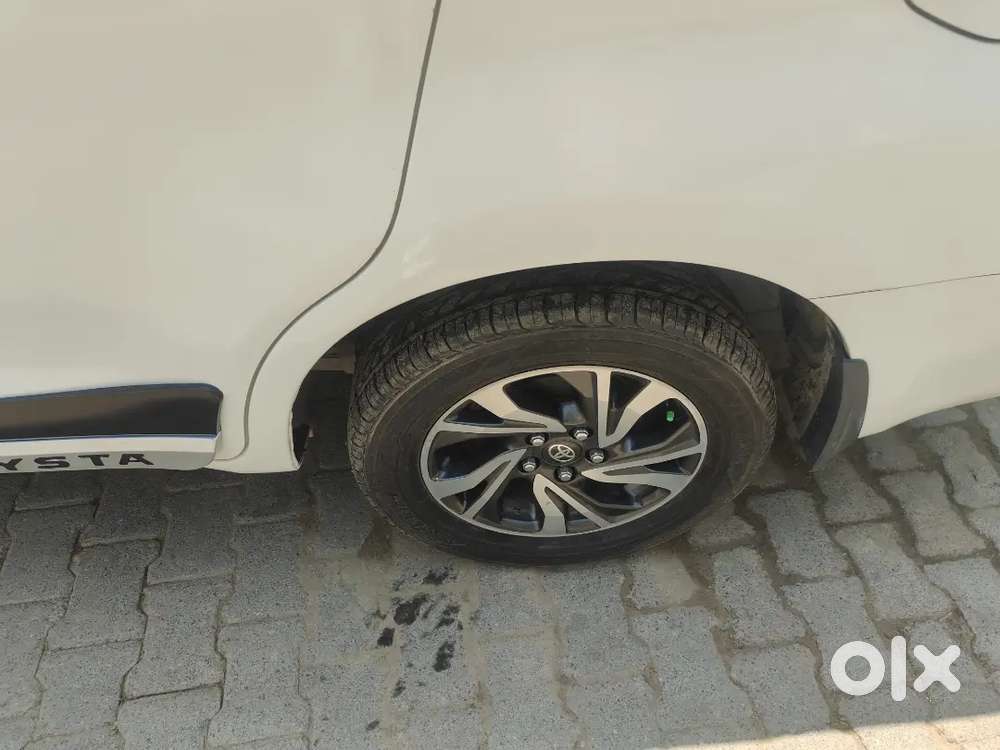 Toyota Innova Crysta 2021