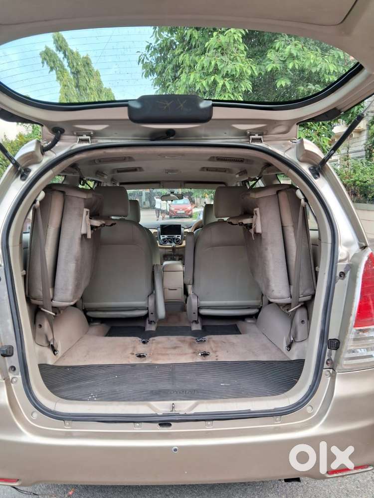 Toyota Innova 2004-2011 2.5 G4 Diesel 7-seater, 2011, Diesel