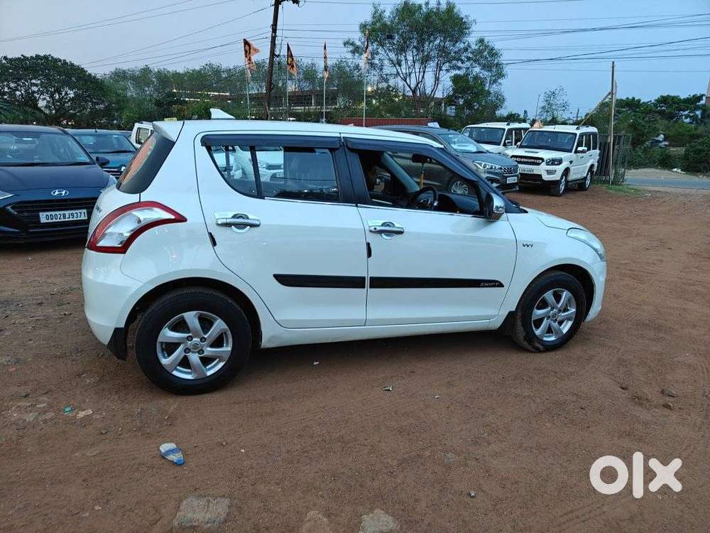Maruti Suzuki Swift Vxi Optional, 2016, Petrol