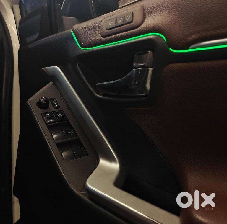 Toyota Innova Hycross 2.0 Zx (o) Hybrid 7 Str, 2024