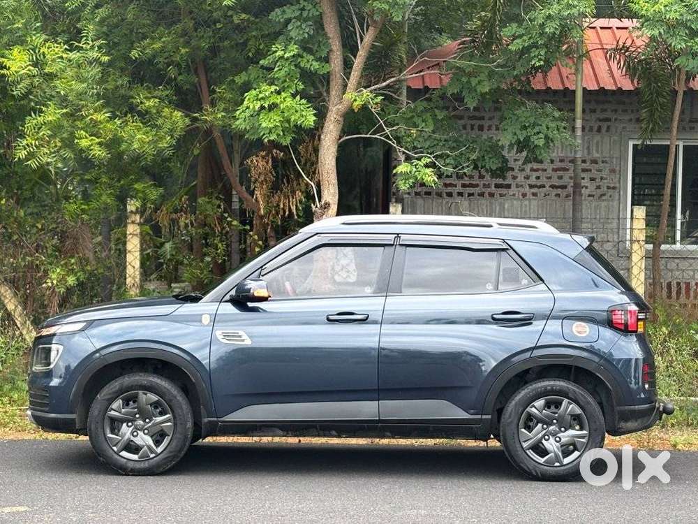 Hyundai Venue, 2023, Petrol