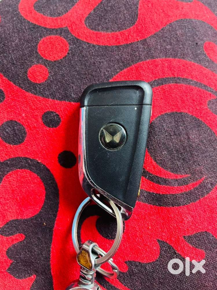 Mahindra Kuv 100 2017