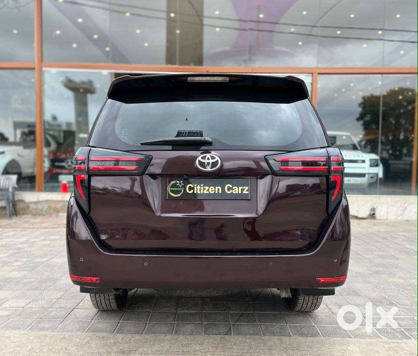 Toyota Innova Crysta G 8 STR, 2019, Diesel