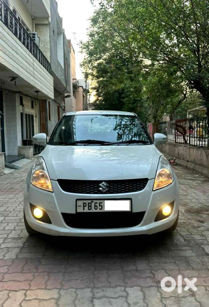 Maruti Suzuki Swift 1.2 Vxi (o), 2013, Petrol