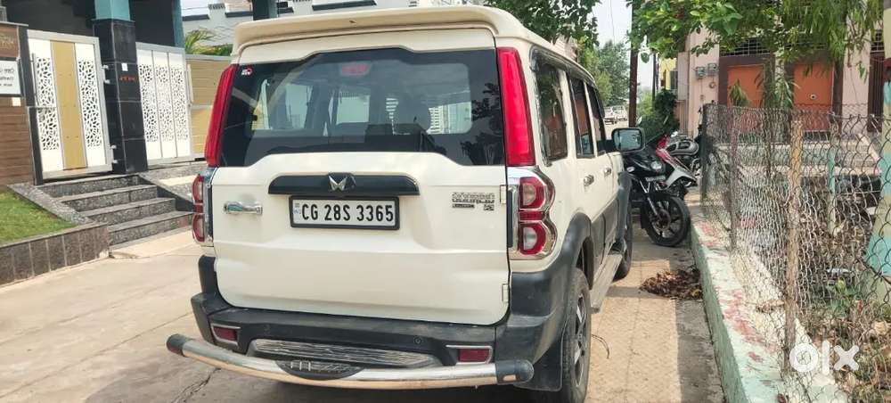 2025 Mahindra Scorpio Classic S White – Excellent Condition