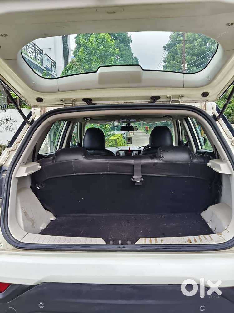 Mahindra Xuv300 W6, 2023, Petrol