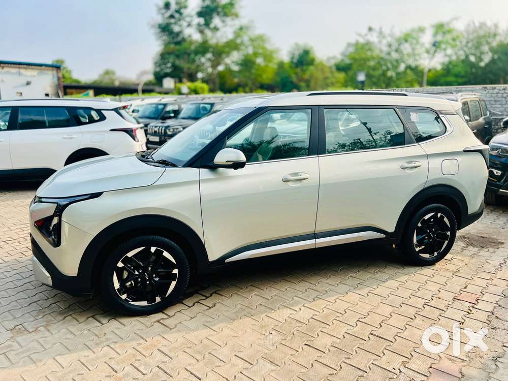 Kia Carens Clavis, 2025, Petrol