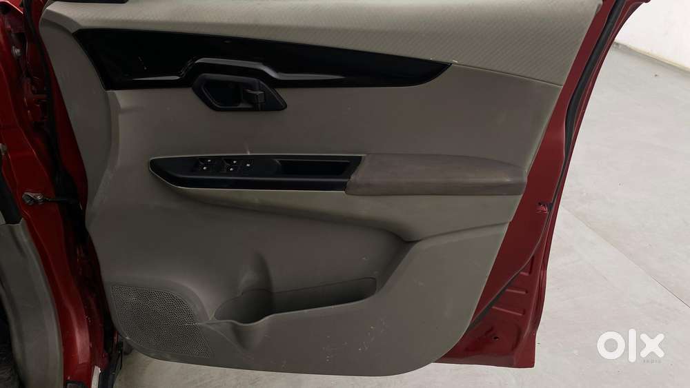 Mahindra Kuv 100 2016-2017 Mfalcon D75 K8, 2016, Diesel
