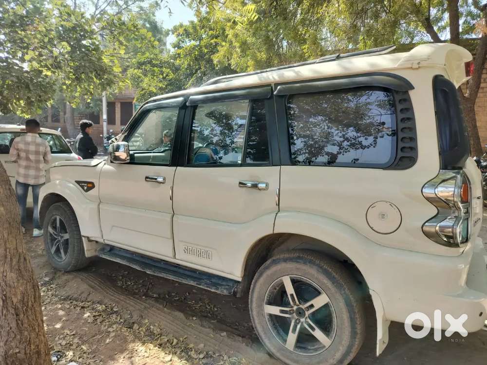 Mahindra Scorpio 2015 Diesel 100000 Km Driven